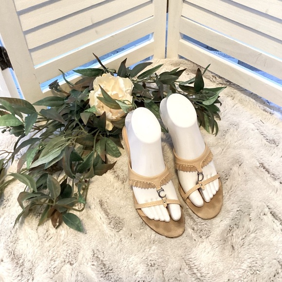 DIOR BEIGE SLIP ON SANDAL SIZE 37(6.5) 1277 - Picture 1 of 7